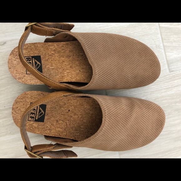 reef cushion sage mens